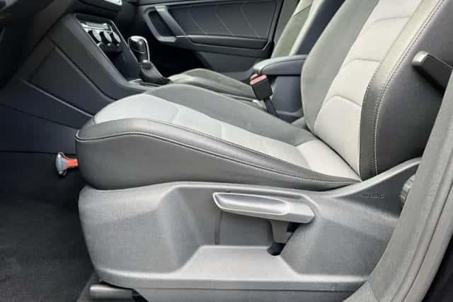 Volkswagen Tiguan (2019) thumbnail 16
