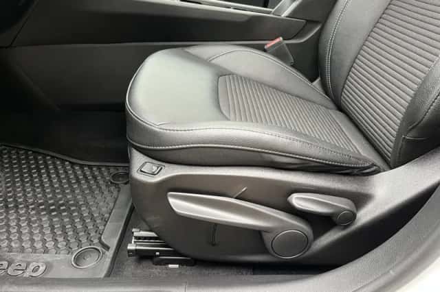 Jeep Compass (2022) thumbnail 18