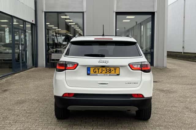 Jeep Compass (2022) thumbnail 25