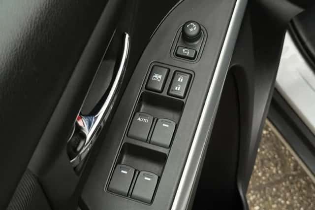 Suzuki S-Cross (2015) thumbnail 33