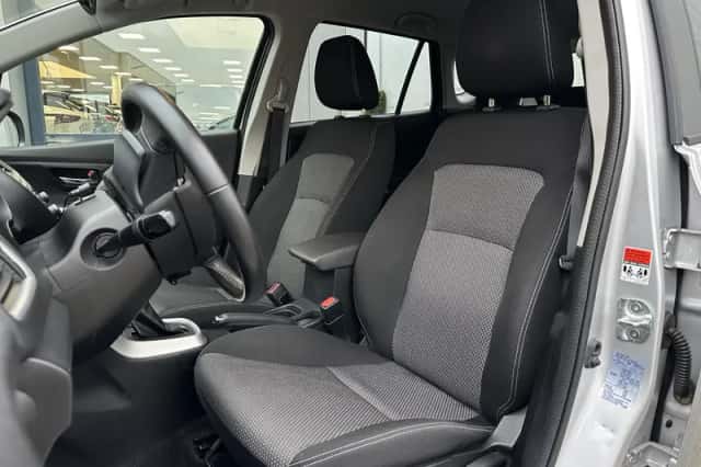 Suzuki S-Cross (2015) thumbnail 10