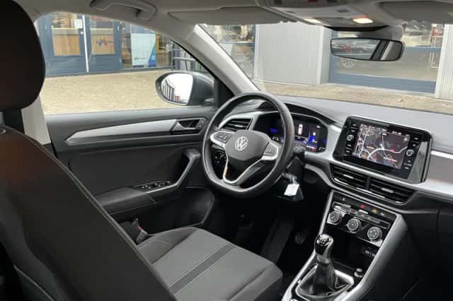 Volkswagen T-Roc (2023) thumbnail 31