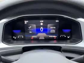 Volkswagen T-Roc (2023) thumbnail 5