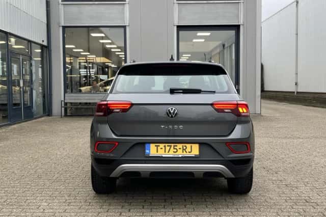Volkswagen T-Roc (2023) thumbnail 46