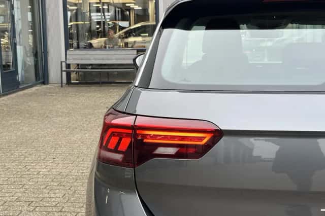 Volkswagen T-Roc (2023) thumbnail 48