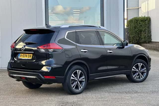 Nissan X-Trail (2020) thumbnail 2