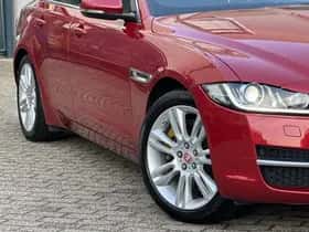 Jaguar XE (2015) thumbnail 31