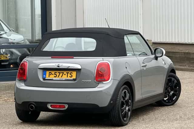 MINI Cabrio (2016) thumbnail 25