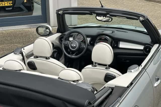 MINI Cabrio (2016) thumbnail 27