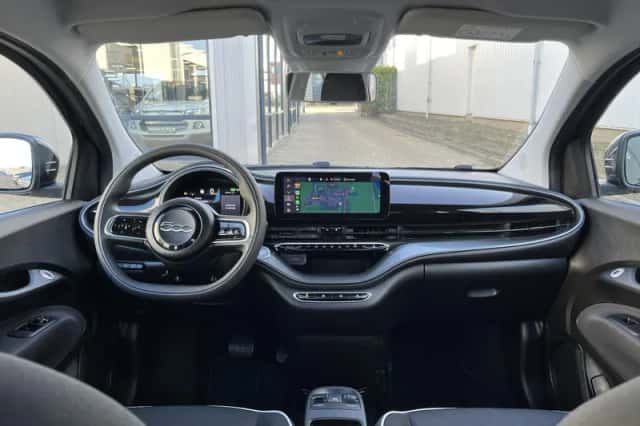 Fiat 500e (2023) thumbnail 8