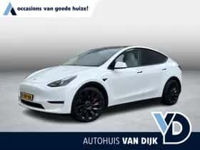 Tesla Model Y (2023)