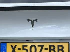 Tesla Model Y (2023) thumbnail 42