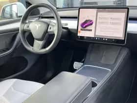 Tesla Model Y (2023) thumbnail 59