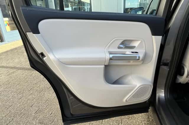 Mercedes-Benz GLB-Klasse (2021) thumbnail 16
