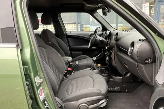 MINI Countryman (2016) thumbnail 26
