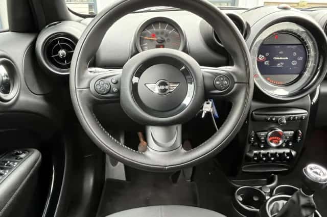 MINI Countryman (2016) thumbnail 34