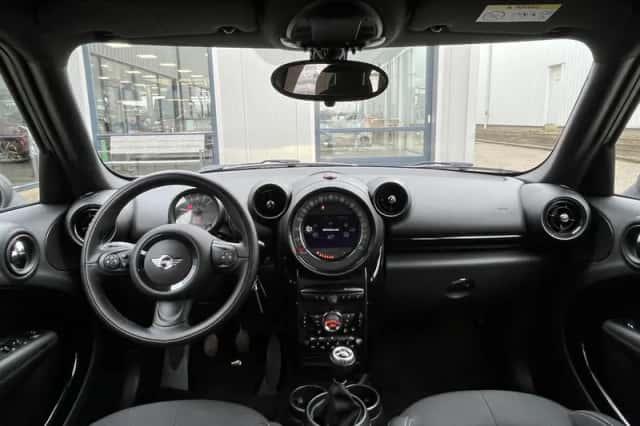 MINI Countryman (2016) thumbnail 6