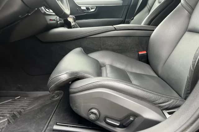 Volvo S90 (2018) thumbnail 15