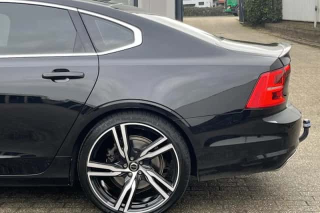 Volvo S90 (2018) thumbnail 38