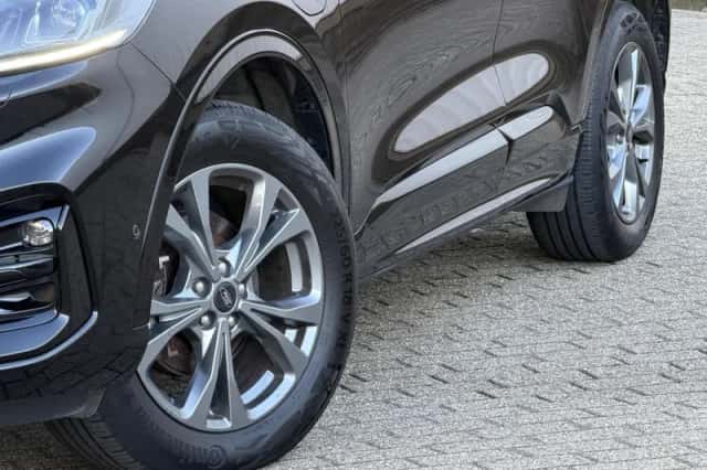 Ford Kuga (2023) thumbnail 11