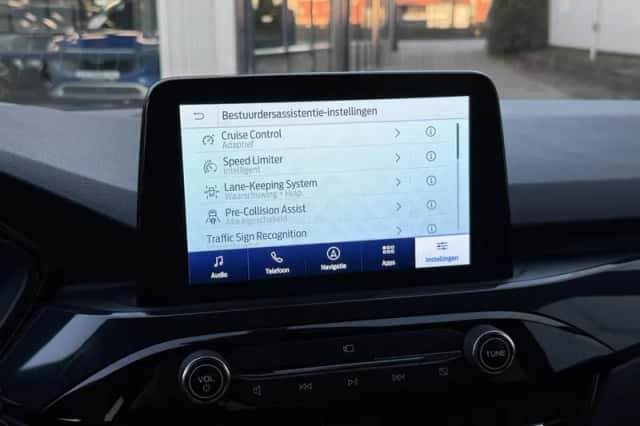 Ford Kuga (2023) thumbnail 41