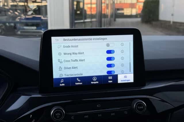 Ford Kuga (2023) thumbnail 43