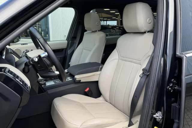 Land Rover Discovery (2019) thumbnail 5
