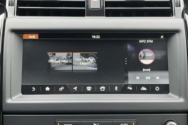 Land Rover Discovery (2019) thumbnail 54