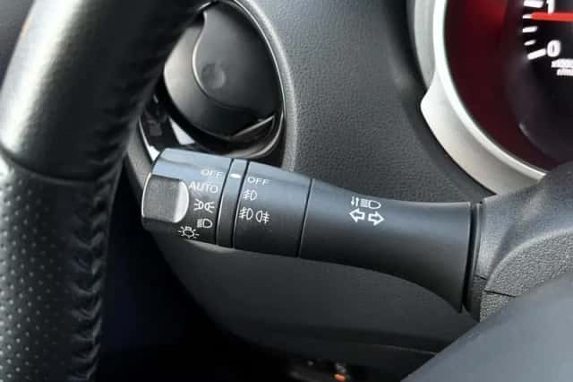 Nissan Juke (2015) thumbnail 5
