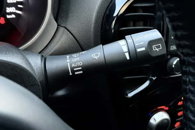 Nissan Juke (2015) thumbnail 6