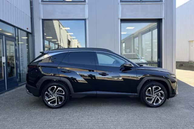 Hyundai Tucson (2025) thumbnail 3
