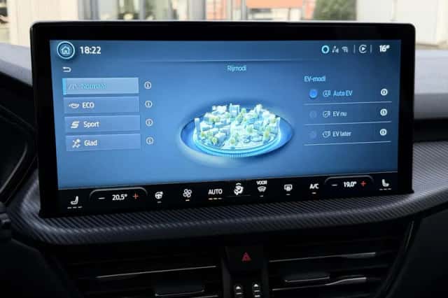 Ford Kuga (2025) thumbnail 39