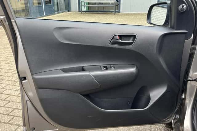 Kia Picanto (2019) thumbnail 11
