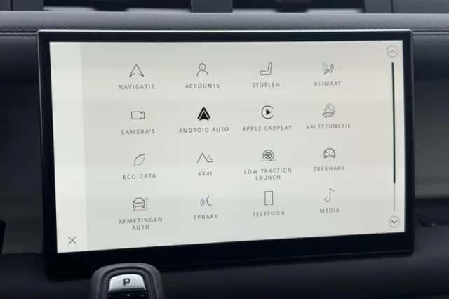 Land Rover Defender (2022) thumbnail 18