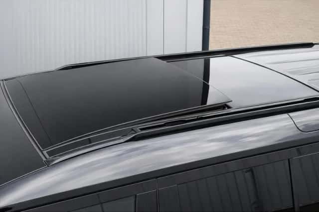 Land Rover Defender (2022) thumbnail 21