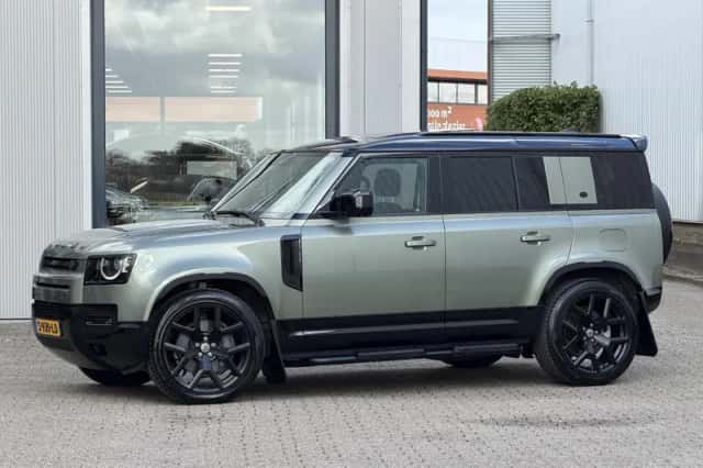 Land Rover Defender (2022) thumbnail 27