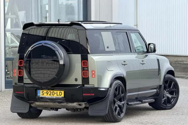 Land Rover Defender (2022) thumbnail 30