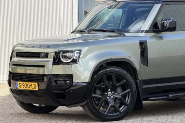 Land Rover Defender (2022) thumbnail 36