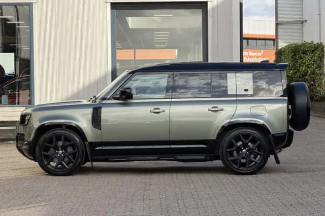 Land Rover Defender (2022) thumbnail 52