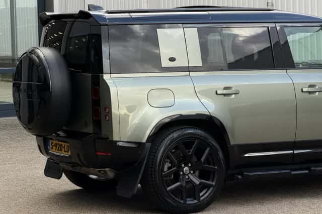 Land Rover Defender (2022) thumbnail 56