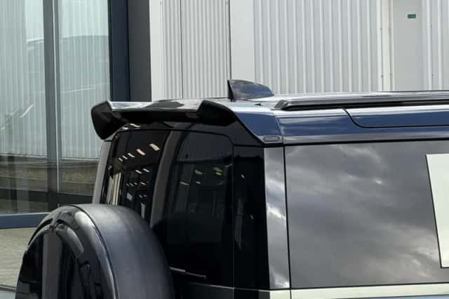 Land Rover Defender (2022) thumbnail 57