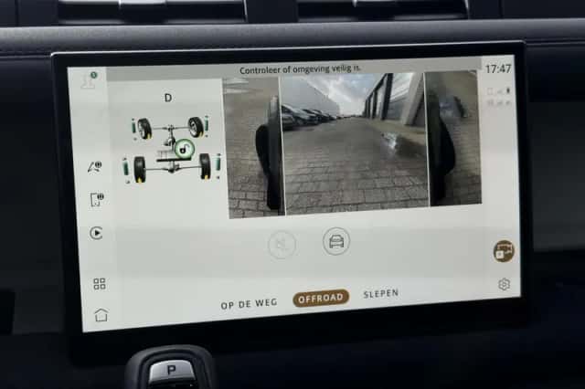 Land Rover Defender (2022) thumbnail 62