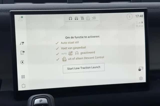 Land Rover Defender (2022) thumbnail 63