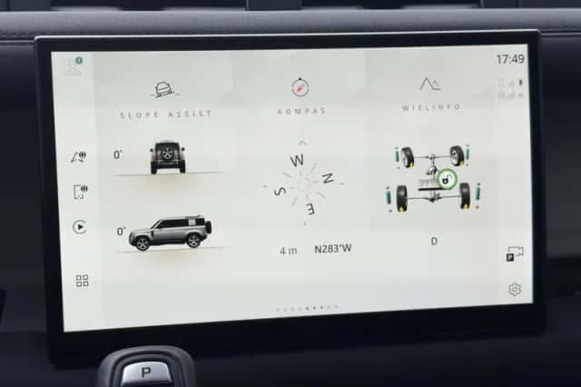 Land Rover Defender (2022) thumbnail 64