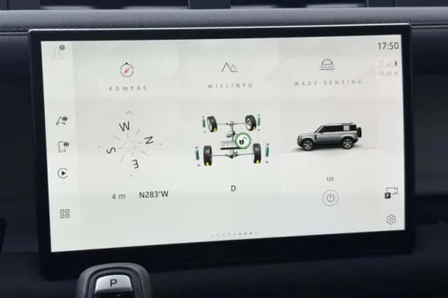 Land Rover Defender (2022) thumbnail 65