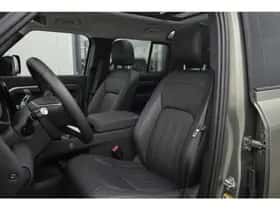 Land Rover Defender (2022) thumbnail 9