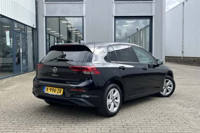 Volkswagen Golf (2020) thumbnail 2