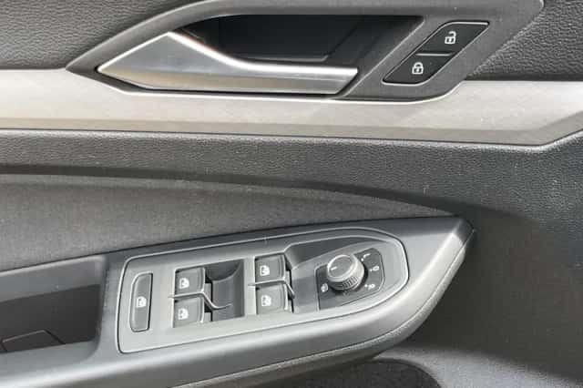 Volkswagen Golf (2020) thumbnail 14