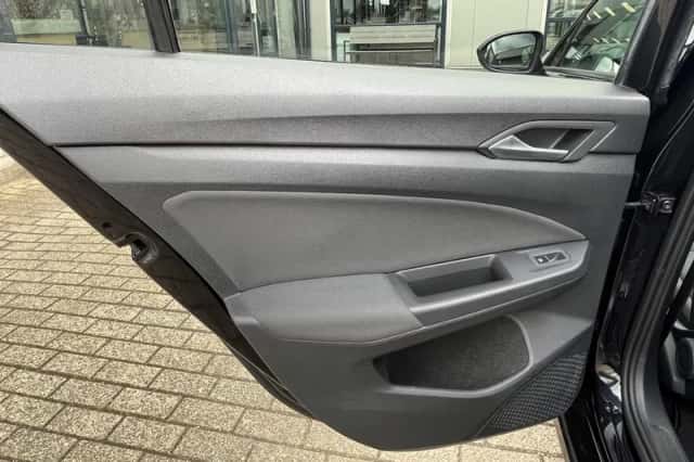 Volkswagen Golf (2020) thumbnail 18