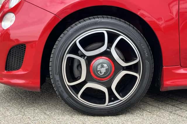 Fiat 500 (2016) thumbnail 33